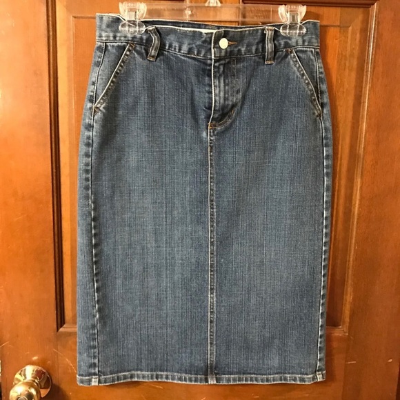 Vintage Gap Denim Skirt Size 2 straight pencil cut, Below Knee, high rear slit - Picture 1 of 8
